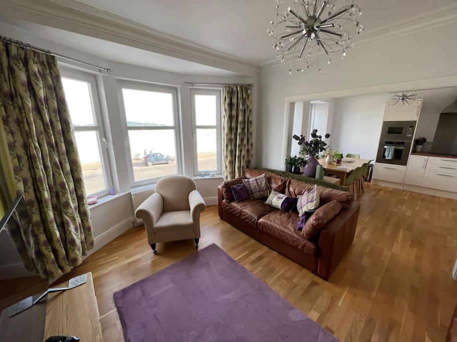 Fantastic 3 Bedroom Holiday Home Millport Luaran gambar
