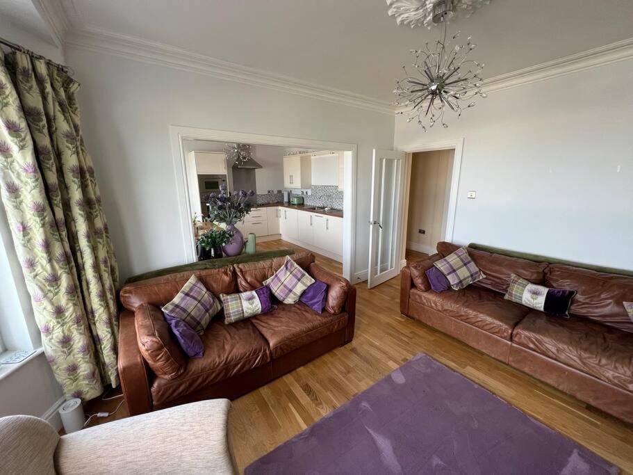 Fantastic 3 Bedroom Holiday Home Millport Luaran gambar