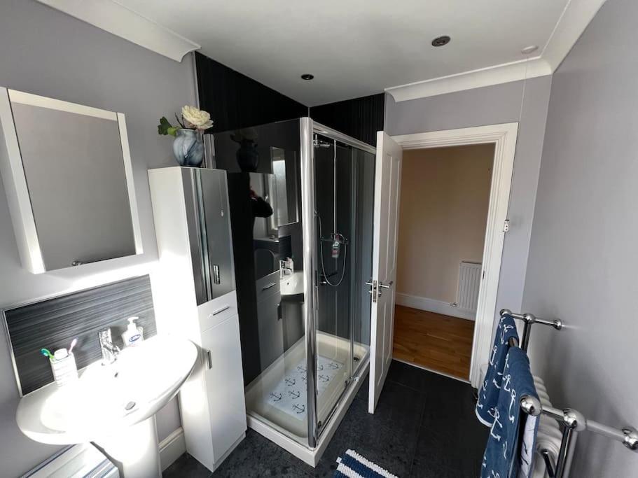 Fantastic 3 Bedroom Holiday Home Millport Luaran gambar