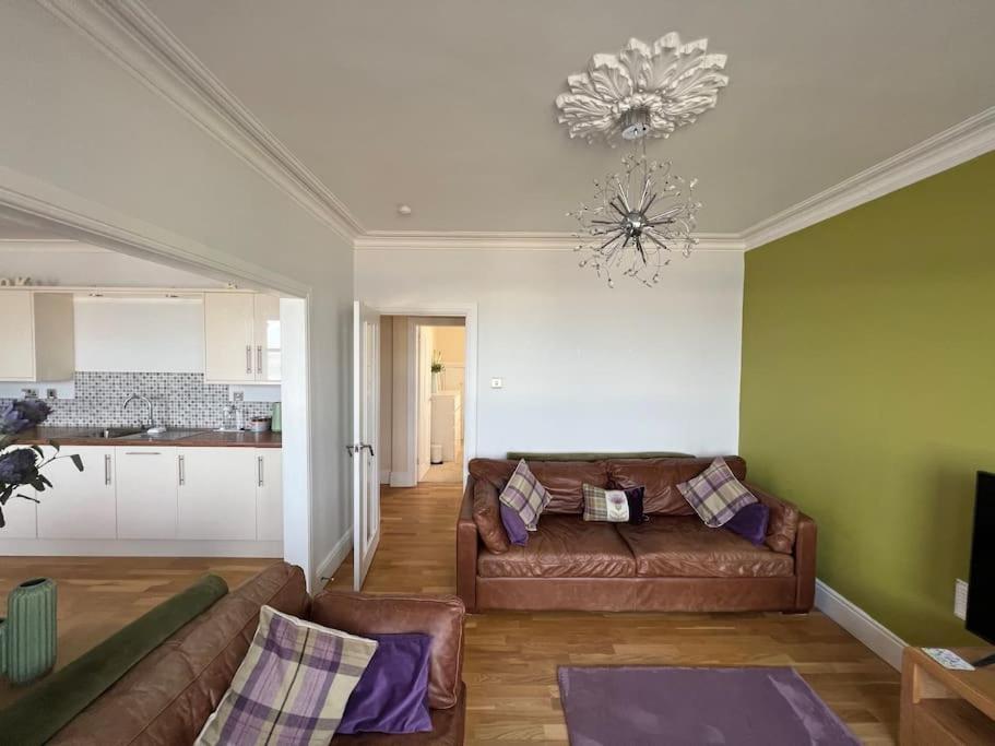 Fantastic 3 Bedroom Holiday Home Millport Luaran gambar