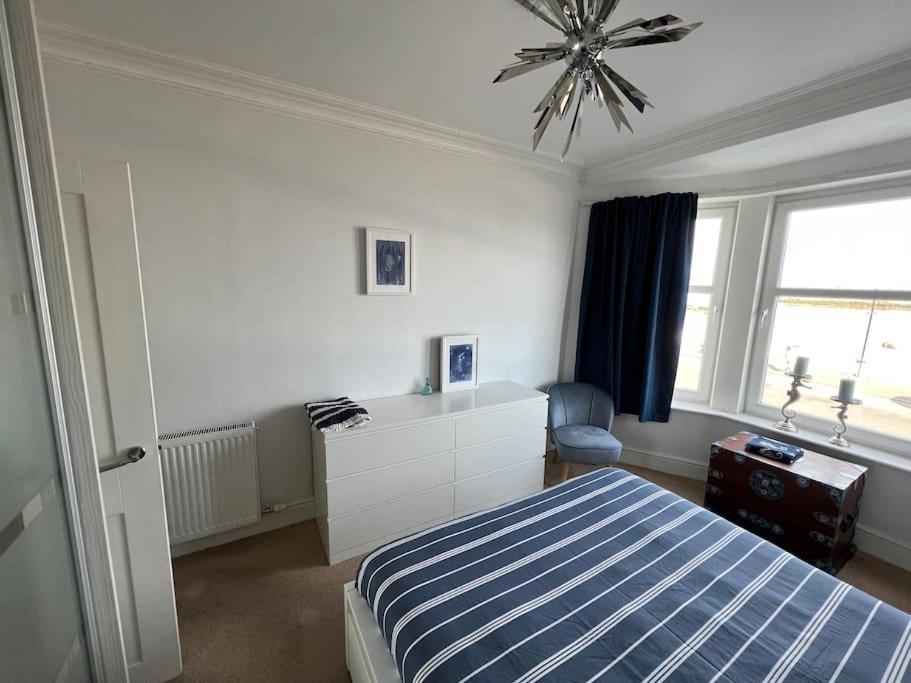 Fantastic 3 Bedroom Holiday Home Millport Luaran gambar